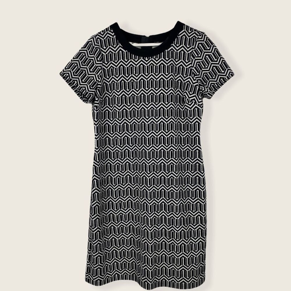 Banana Republic jacquard knit crewneck sheath dress size 8 Black White